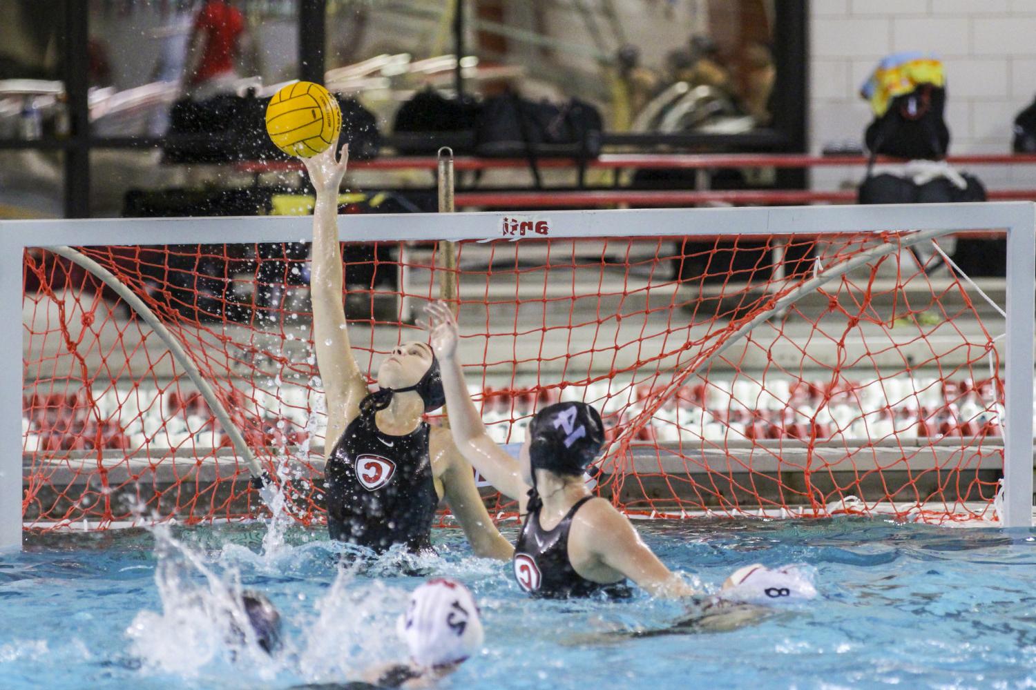 <a href='http://lcb9.litpliant.net'>博彩网址大全</a> student athletes compete in a water polo tournament on campus.